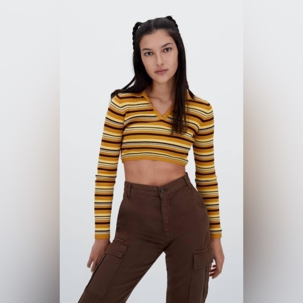 Red Berry yellow, brown & burnt orange polo cropped‎ long sleeve sweater top